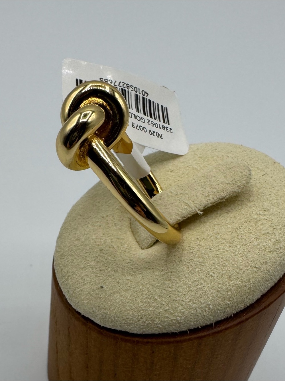 18k Love Knot Ring - Picture 7 of 9